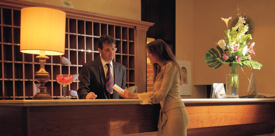 Hotel Counter
